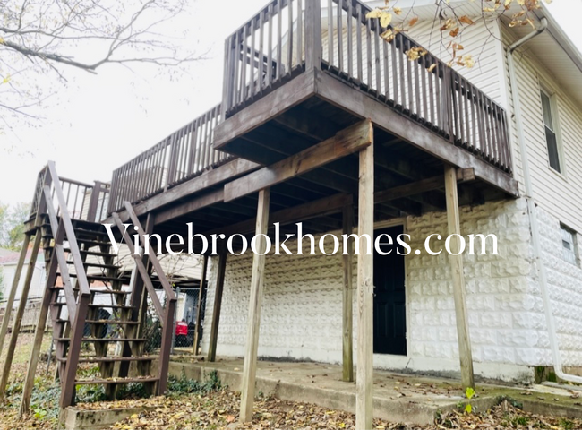 Building Photo - 4875 N Overlook Ave
