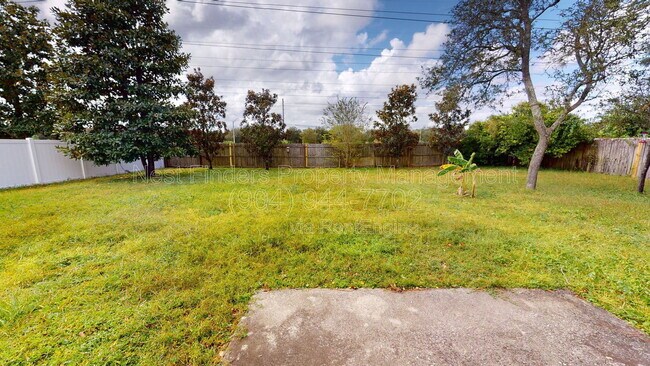 Building Photo - 2094 Forest Gate Dr W