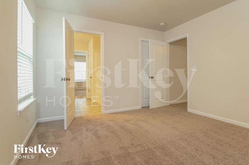 Building Photo - 9 Wild Lily Dr