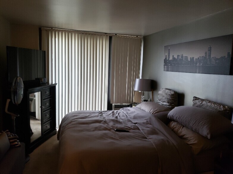 Building Photo - 2605 S Indiana Ave