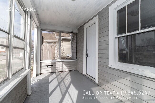 Building Photo - 1832 Marne-