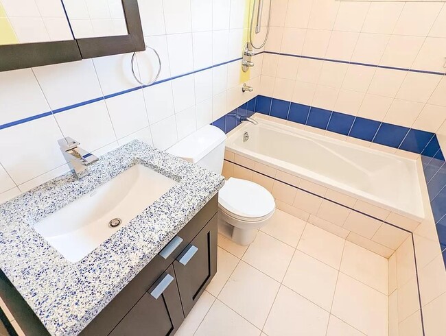 Building Photo - 2322 30th Rd - 2322 30th Rd