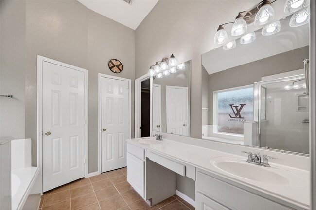 Building Photo - 2914 Laurel Brook Ln