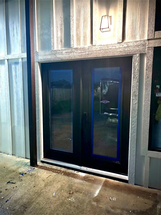 Building Photo - 1422 Seminole Valley Dr