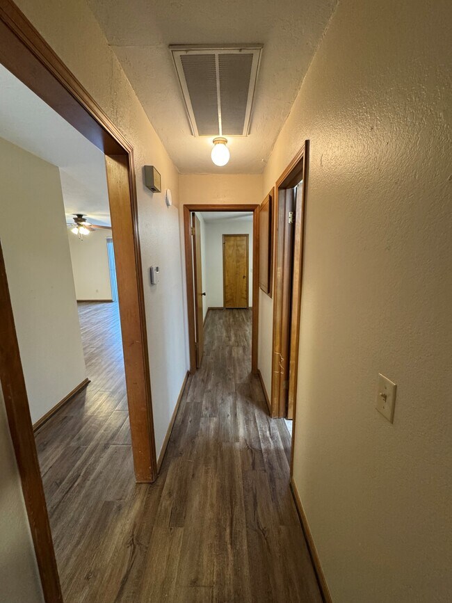 Building Photo - 415 Wild Wind Rd