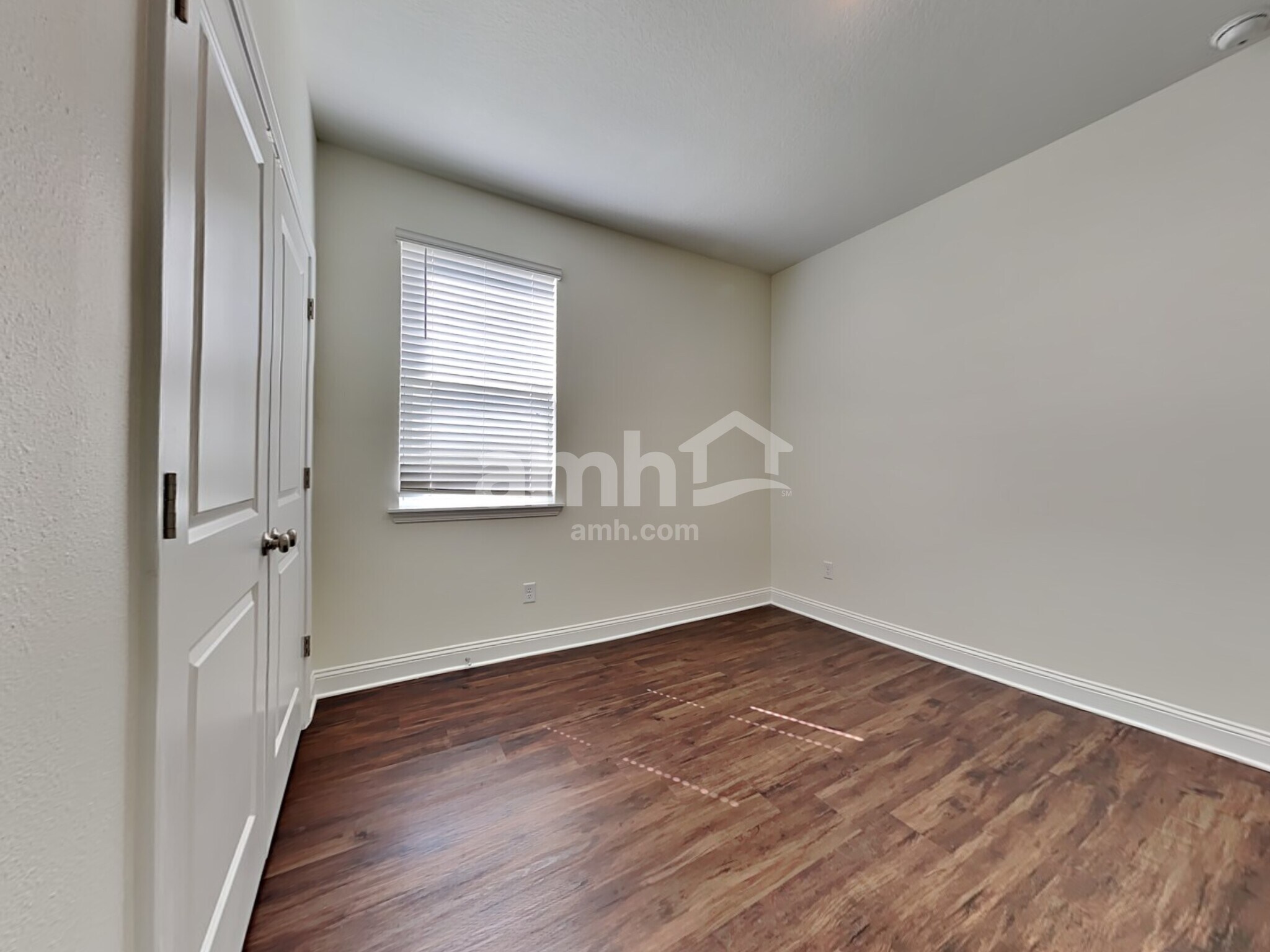 Building Photo - 370 Banyan Frst Dr