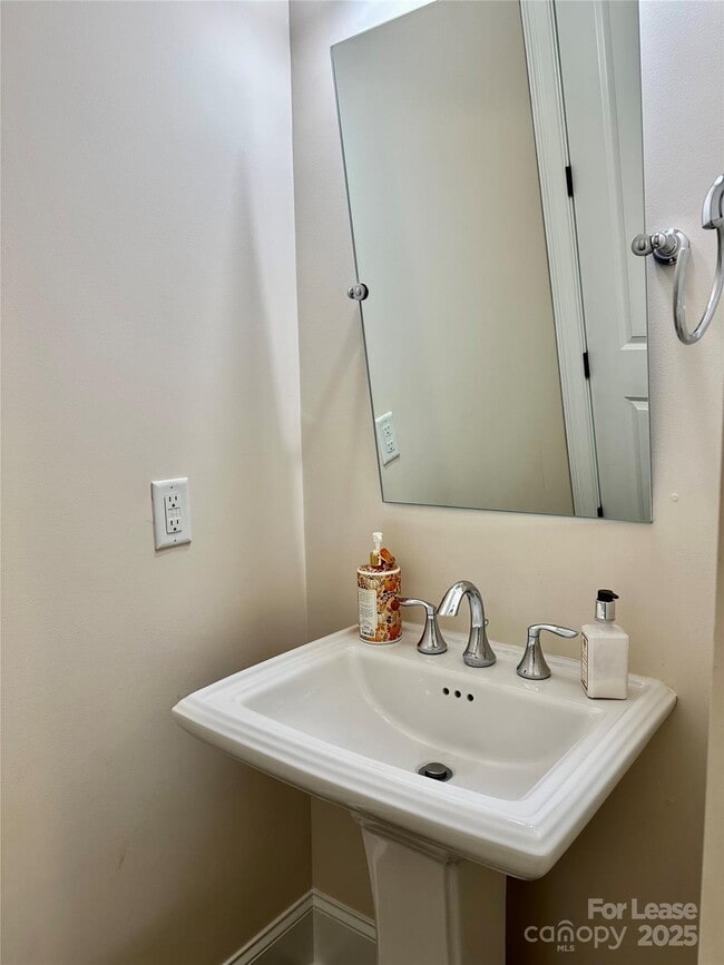 Building Photo - 929 Terramore Ln