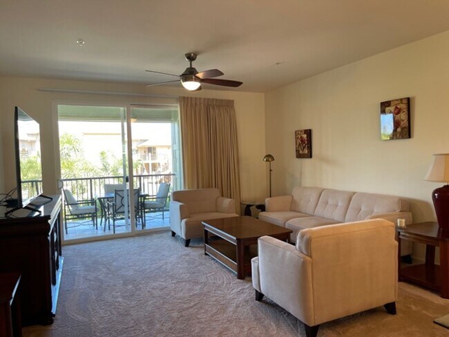 Building Photo - Gorgeous like new Premier condo in S. Kihe...