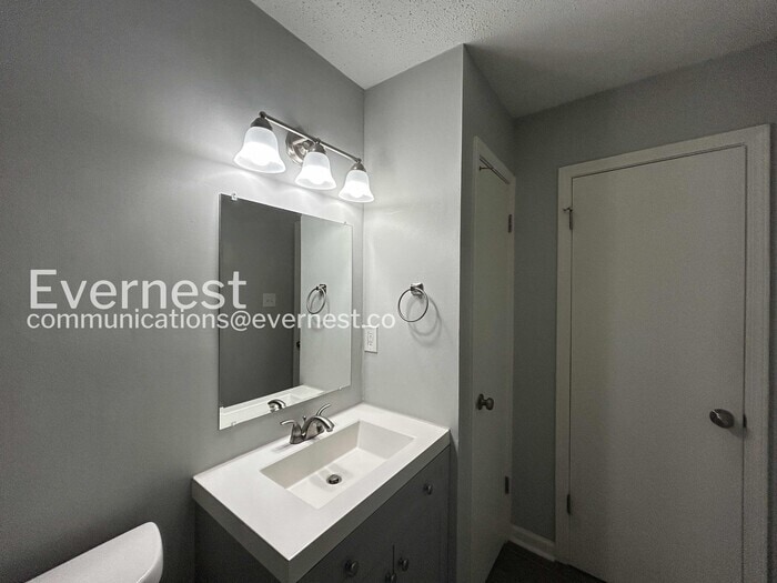 Building Photo - 7127 Markim Dr