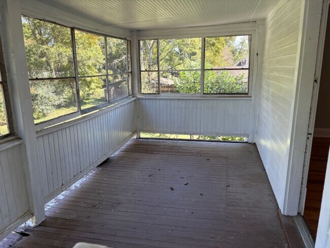 Building Photo - Historic Downtown Murfreesboro TN 3050 SF, 5BR/2BA for rent