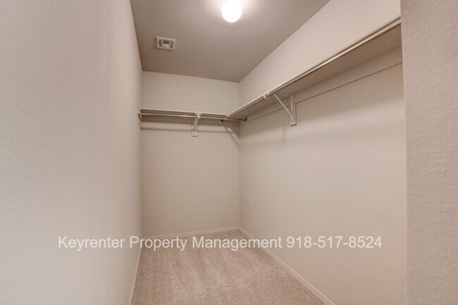 Building Photo - Beautiful 3 Bedroom, 2 Bath Recently Built Home in BA