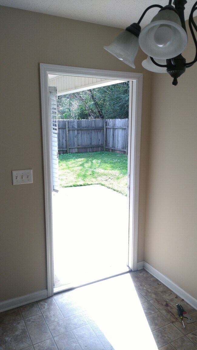 Building Photo - 16210 Stone Ridge Pkwy