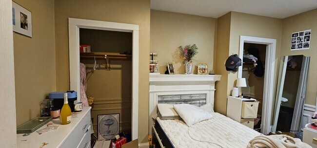 Building Photo - $500 Rebate Upon Closing! Luxury Apt. Near BU Campus.  Ht/HW Included.