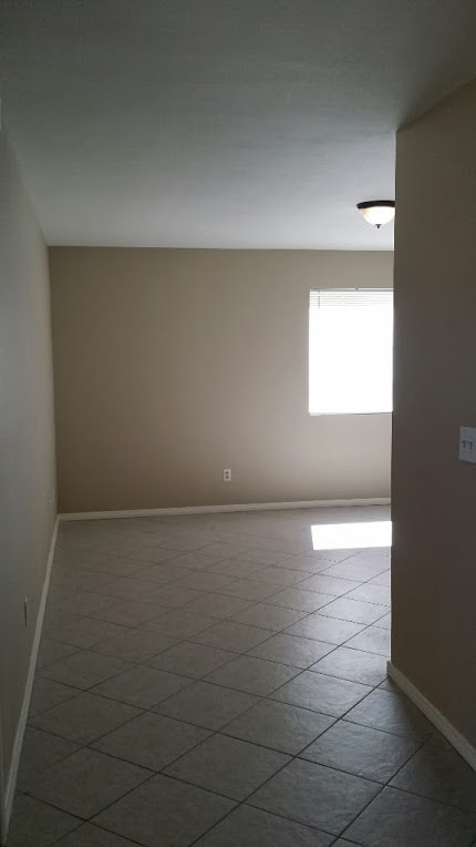 Building Photo - BEAUTIFUL & ELEGANT 3 BEDROOM 2 BATHROOM H...