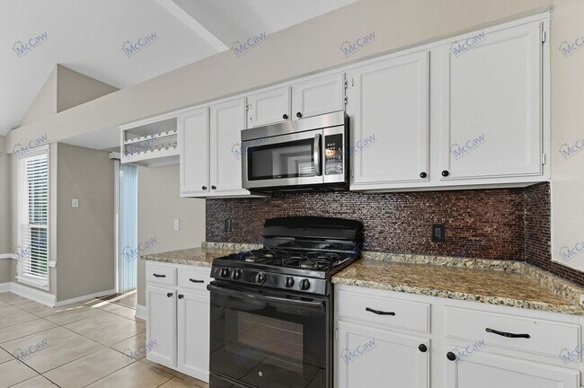 Building Photo - 8202 Weatherly Dr