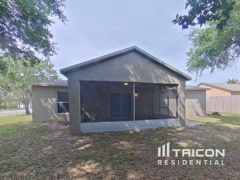 Building Photo - 1301 Wildberry Ln