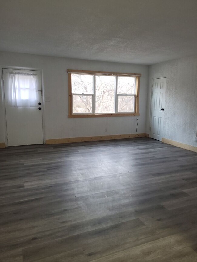 Building Photo - 244 Westwood Rd