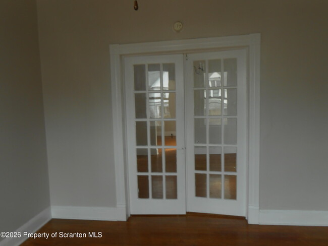 Building Photo - 624-624 N Main St