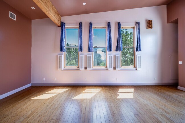 Building Photo - 3600 Cerrillos Rd