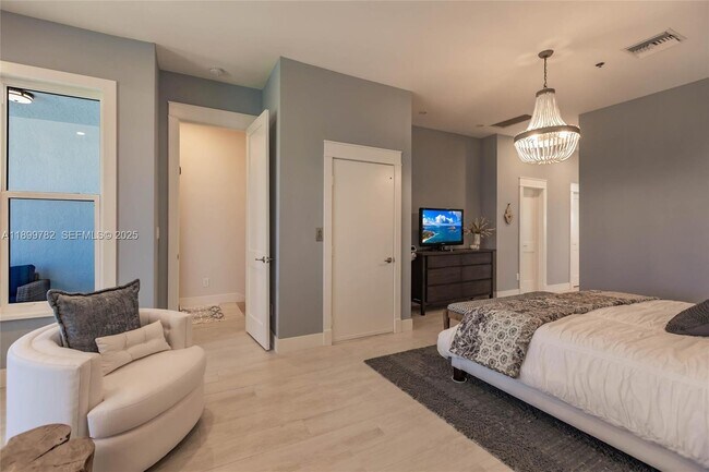 Building Photo - 117 Ocean Key Way