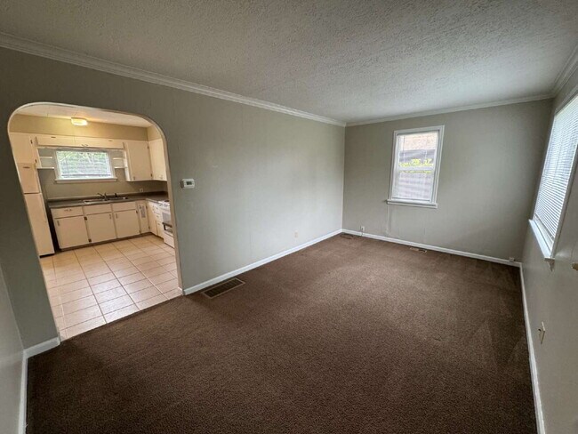 Building Photo - 2-Bedroom Home, Errol Heights, Gardners Welcome!