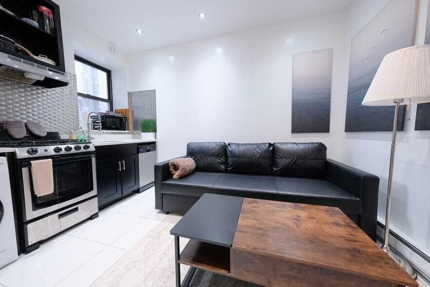 Building Photo - 5 W 101st St