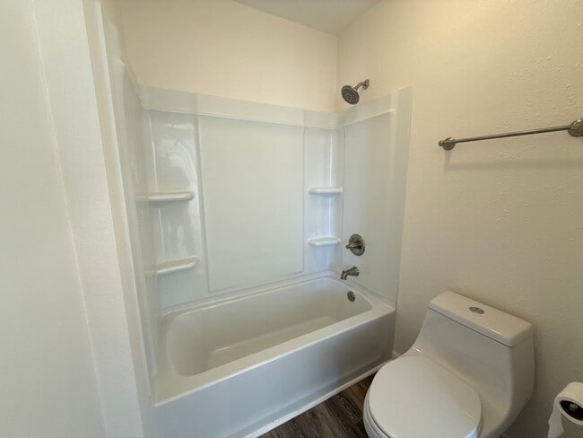 Building Photo - 1131 Tapadero Dr