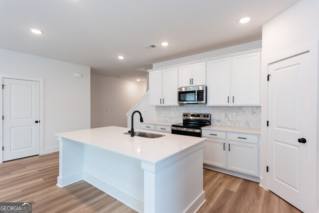 Building Photo - 3140 Marbella Cir