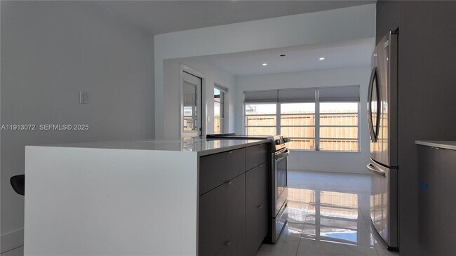 Building Photo - 2100 N 57th Way