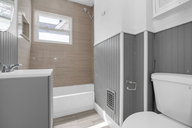 Building Photo - 555 Jefferson Ave