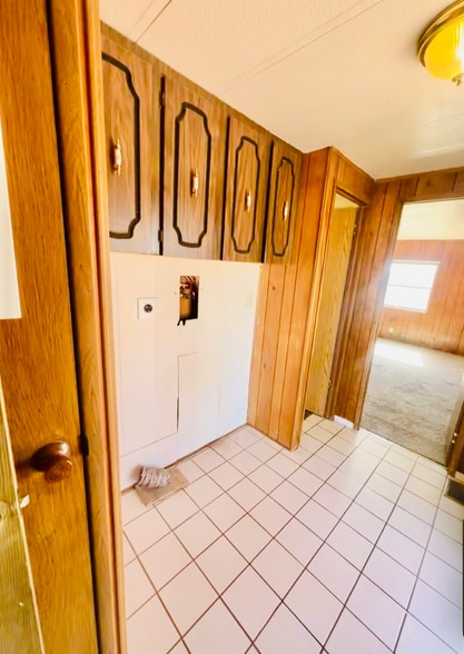 Building Photo - 6345 N Dona Ana Rd