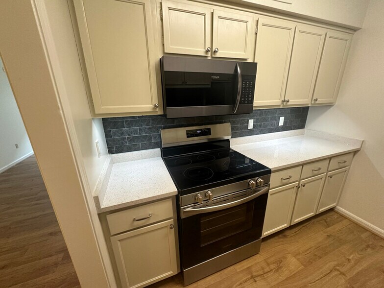 Building Photo - 2118 Acklen Ave
