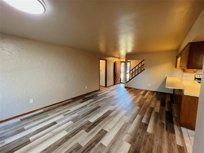Building Photo - 213 Woodbridge Cir