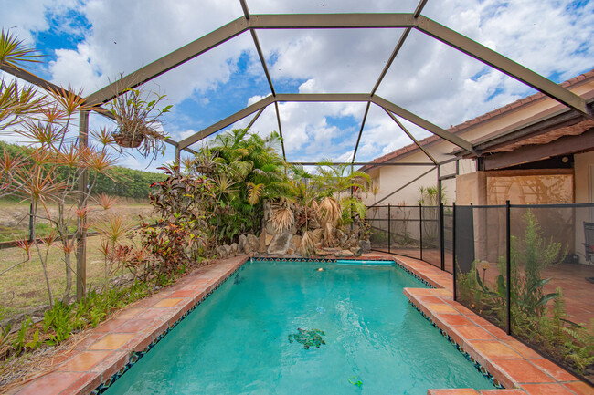 Building Photo - 7811 Villa Nova Dr