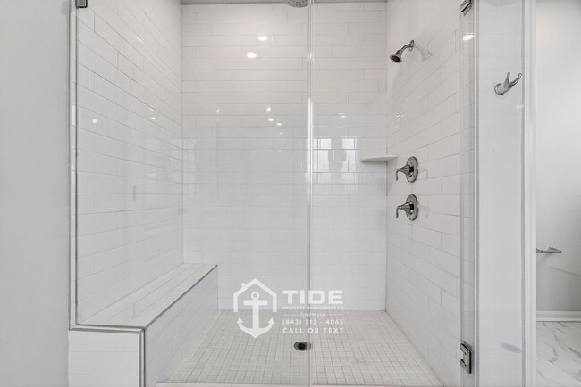 Building Photo - Private Retreat with Modern Upgrades