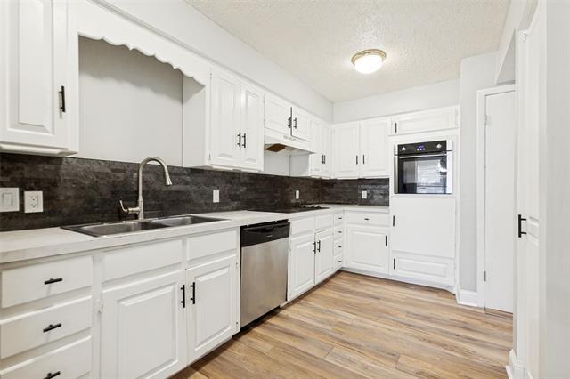 Building Photo - 14372 Haymeadow Cir