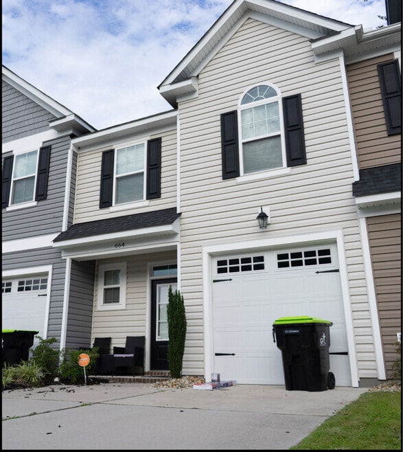 Building Photo - 664 Revival Ln.