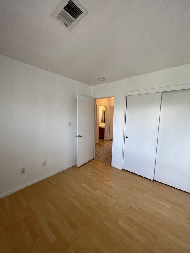 Building Photo - 1516 Hadar Rd