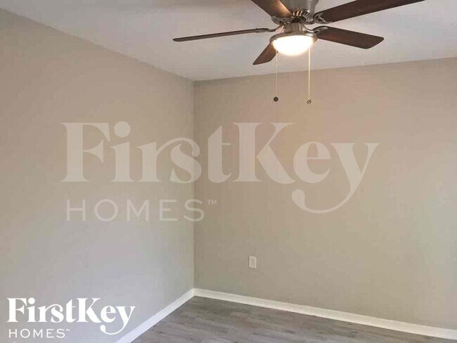 Building Photo - 18050 SW 142nd Ct