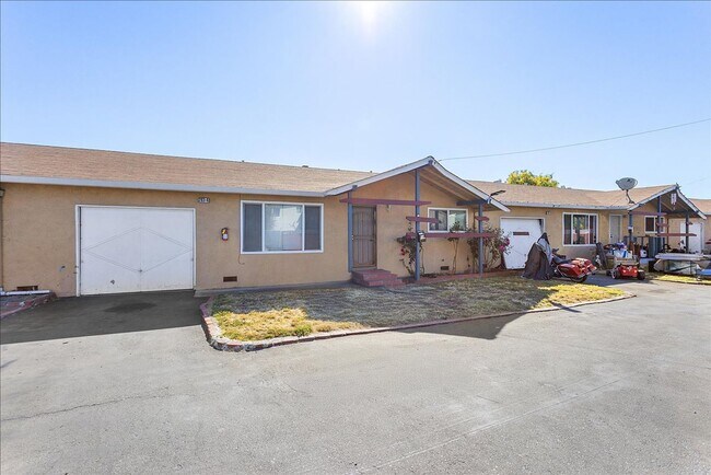 Building Photo - 267 Flint Ct