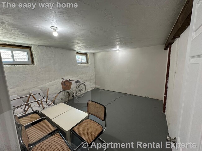 Building Photo - Spectacular floor-through 3+ BR * Two bath...