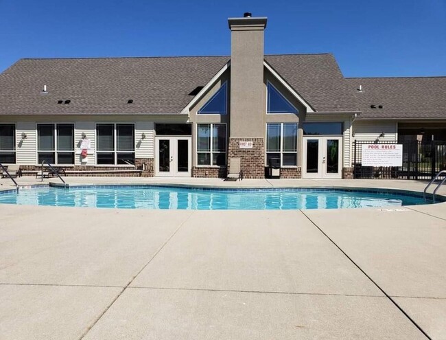 Building Photo - Spacious 2-Bedroom, 2-Bathroom Plus Loft C...