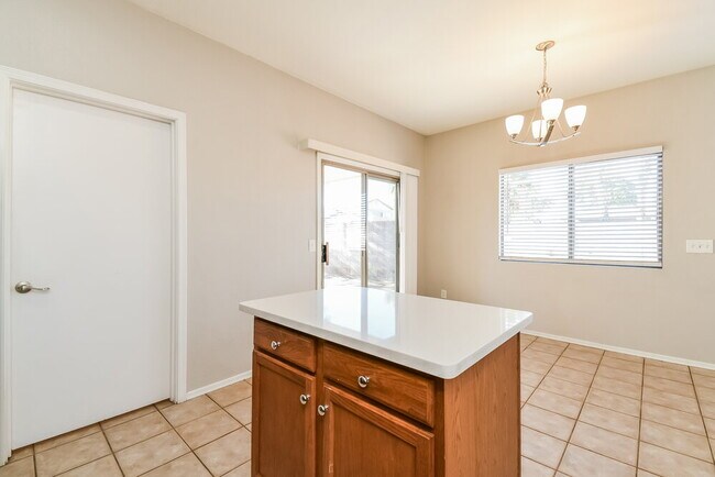 Building Photo - 1163 E Dust Devil Dr