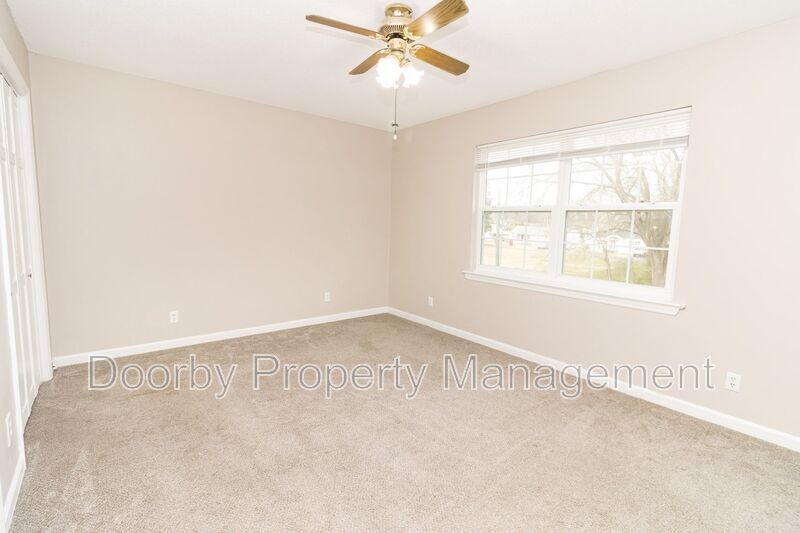 Building Photo - 4235 Greenbriar Rd