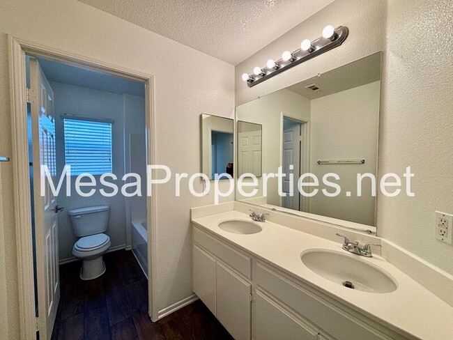 Building Photo - 14350 Jackrabbit Ln