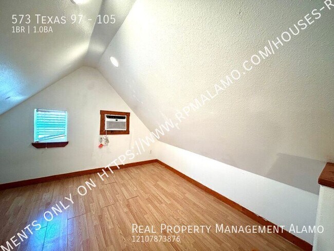 Building Photo - 573 TX-97