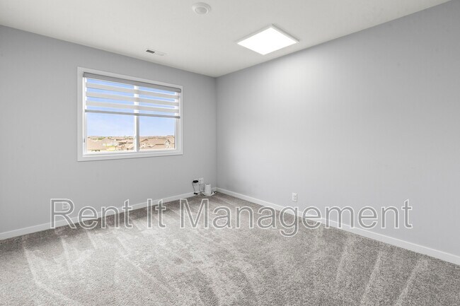 Building Photo - 18765 Larimore St