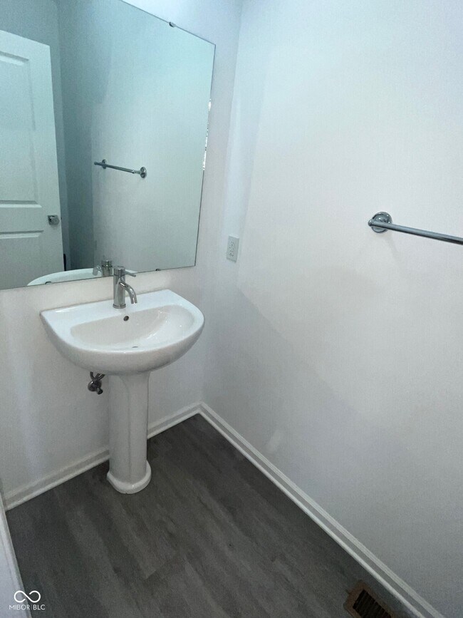 Building Photo - 143 McKim Ave