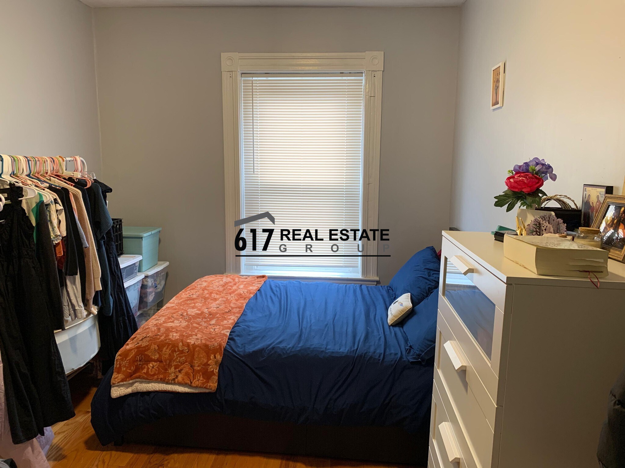 Building Photo - 14 Holmes St