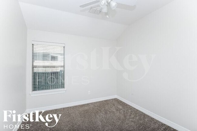 Building Photo - 1744 Ringtail Dr